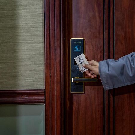 Red-5 - Al Safa Suites サラーラ エクステリア 写真