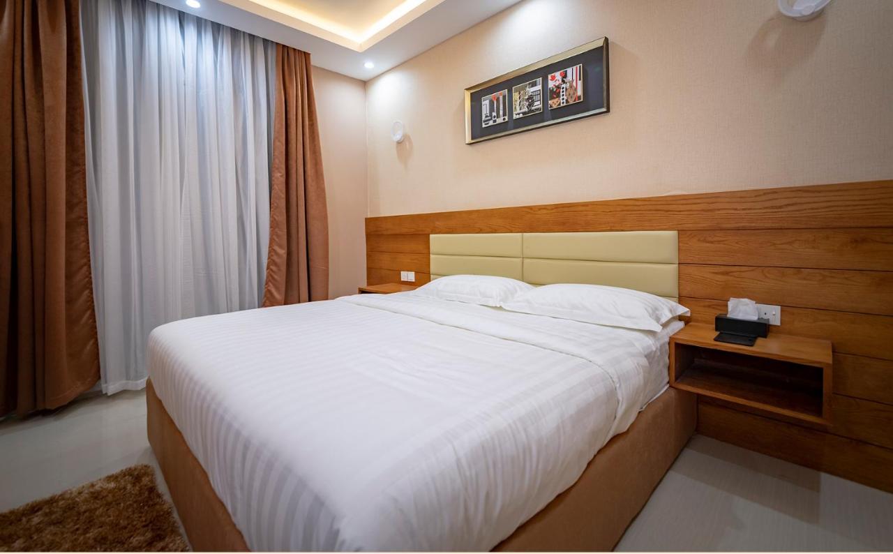 Red-5 - Al Safa Suites サラーラ エクステリア 写真