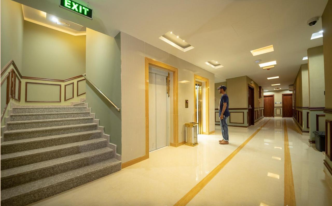 Red-5 - Al Safa Suites サラーラ エクステリア 写真