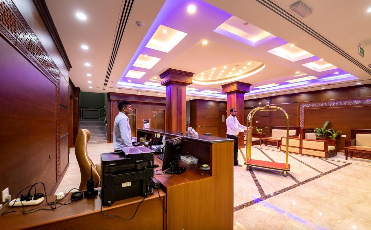 Red-5 - Al Safa Suites サラーラ エクステリア 写真
