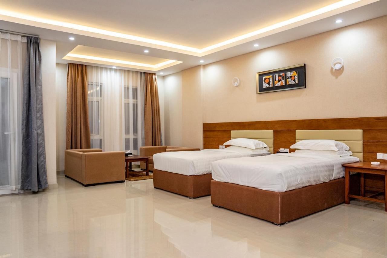 Red-5 - Al Safa Suites サラーラ エクステリア 写真